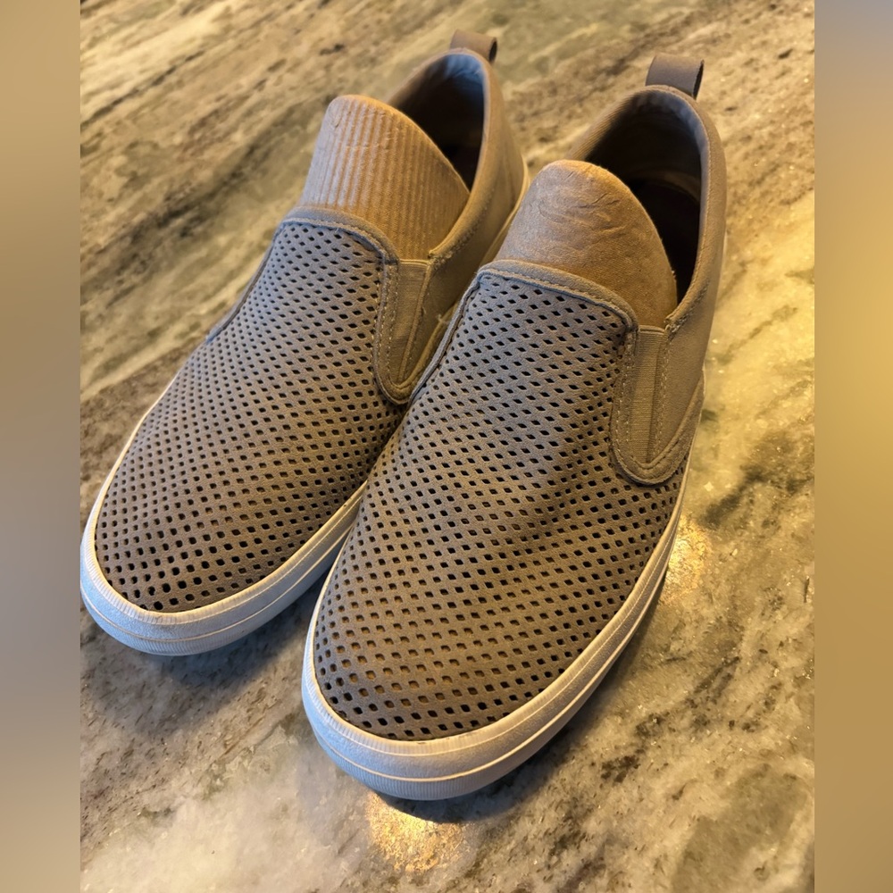 Sperry slip on shoe